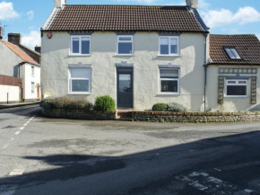 Treacle Corner - Uk47039